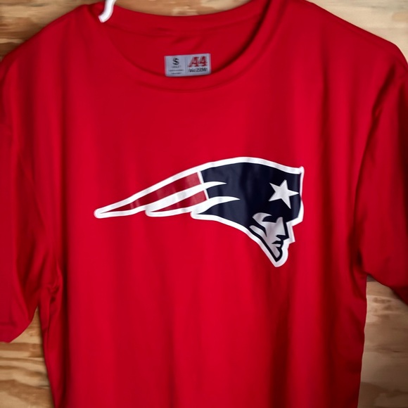 Red Patriots Logo Men's Shirt size small - Picture 2 of 5